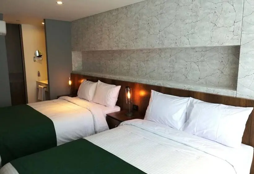 スーペリアの４人部屋, Café Hotel Medellín