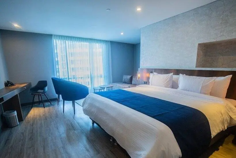 デラックスルーム, Café Hotel Medellín