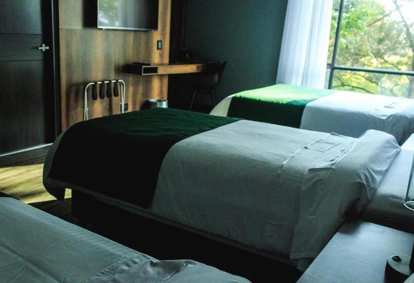 4인용 수피리어 룸, Café Hotel Medellín