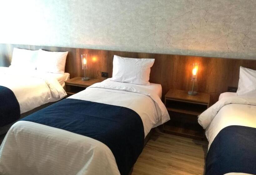 4인용 수피리어 룸, Café Hotel Medellín