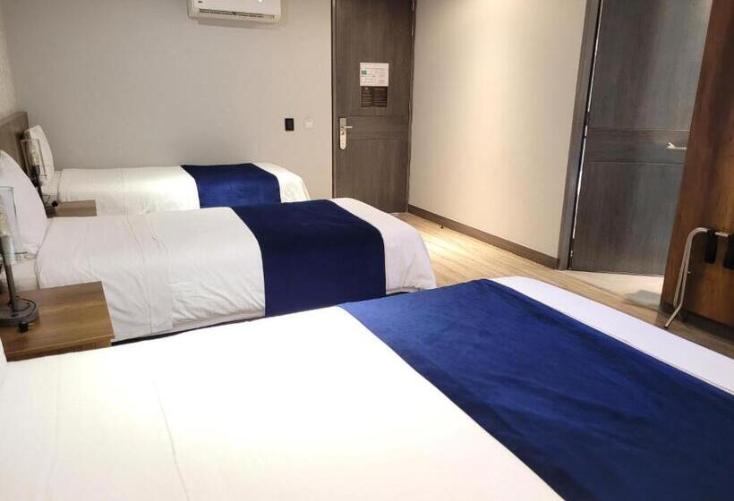 4인용 수피리어 룸, Café Hotel Medellín