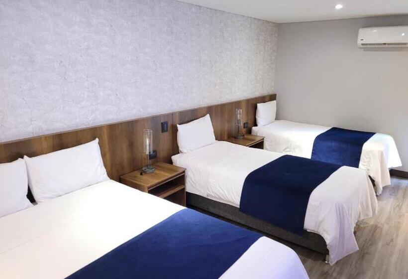 4인용 수피리어 룸, Café Hotel Medellín