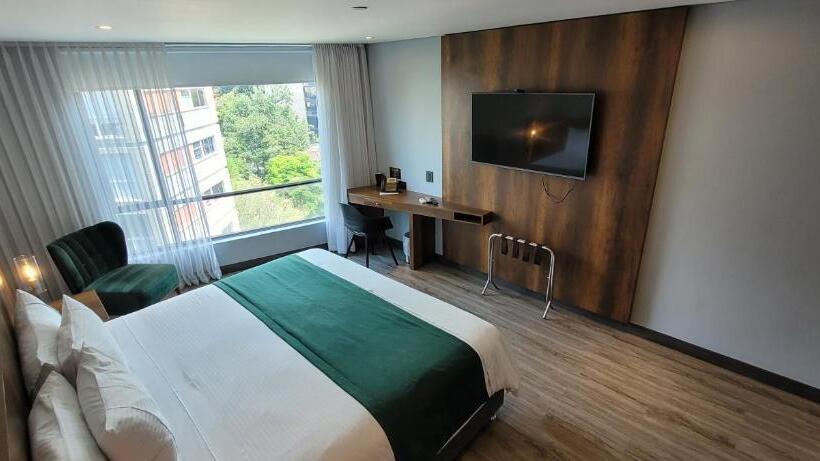 Номер Deluxe, Café Hotel Medellín