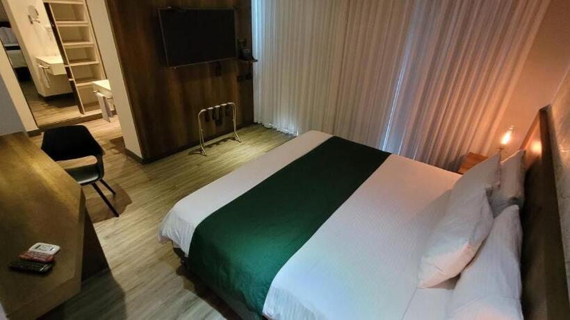 발코니 디럭스 룸, Café Hotel Medellín