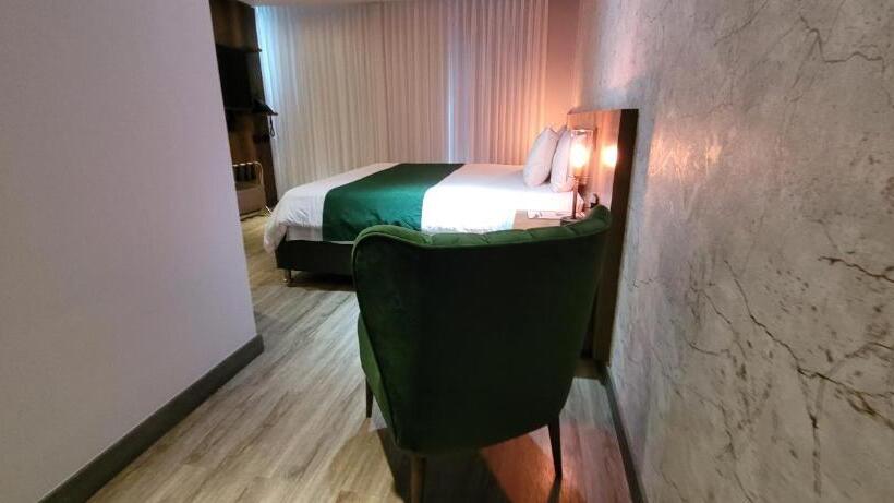 발코니 디럭스 룸, Café Hotel Medellín