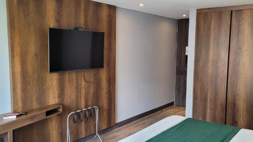 Номер Deluxe Кровать Кинг, Café Hotel Medellín