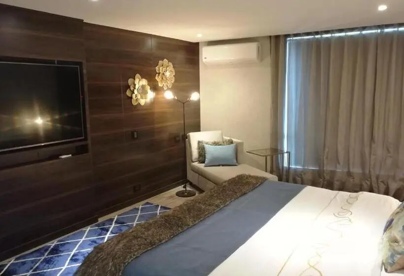 ハイドロマッサージバス付きスイート, Café Hotel Medellín