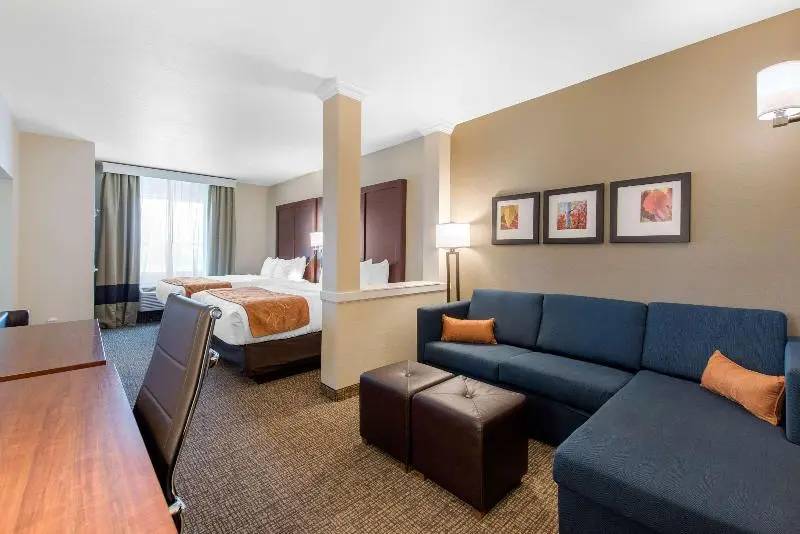 スイート, Comfort Suites Denver International Airport