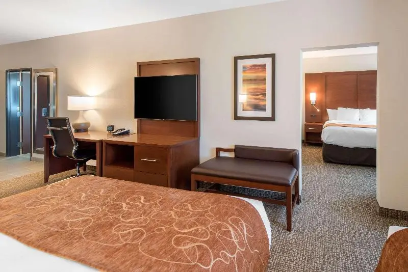 スイート, Comfort Suites Denver International Airport