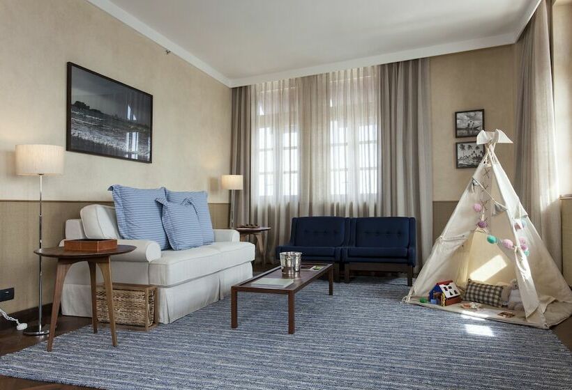 جناح مطلّ علي البحر, Fasano Salvador