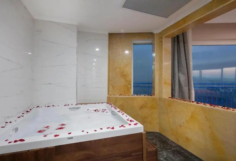 オーシャンビュースイート, Granada Luxury Beach Ultra All Inclusive
