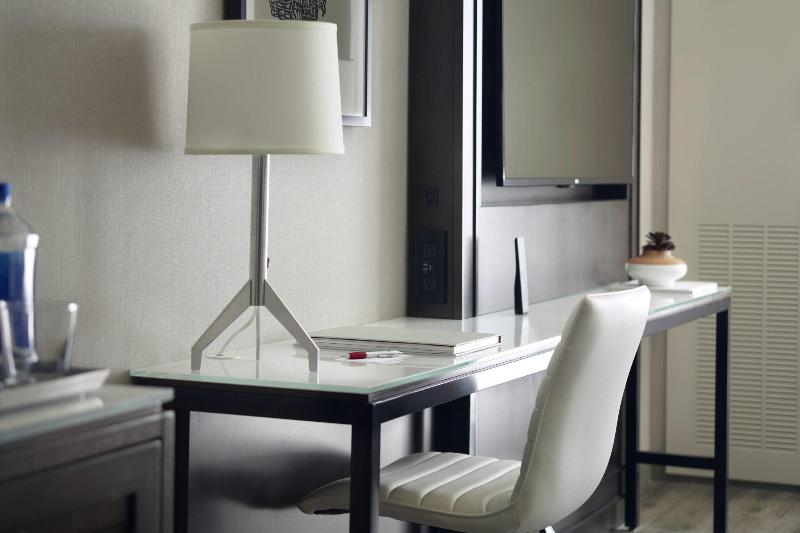 스탠다드 룸 킹사이즈 침대, Marriott Columbus Osu