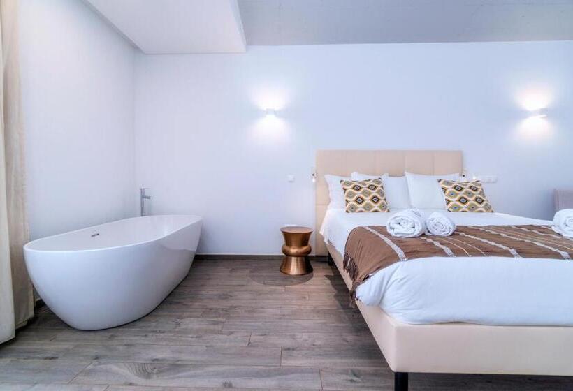 اتاق لوکس, Mercedes Country House