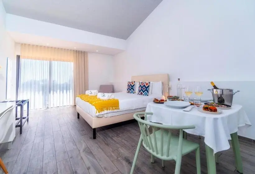 اتاق لوکس با تراس, Mercedes Country House
