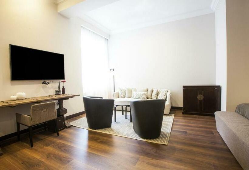 سوییت جونیور, Quentin XL Potsdamer Platz