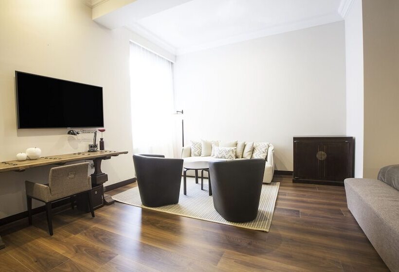 سوییت جونیور, Quentin XL Potsdamer Platz