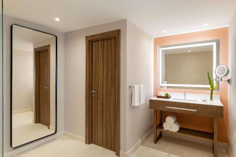 سوئیت پریمیوم با چشمانداز دریا, Hilton La Romana Allinclusive Resort & Water Park