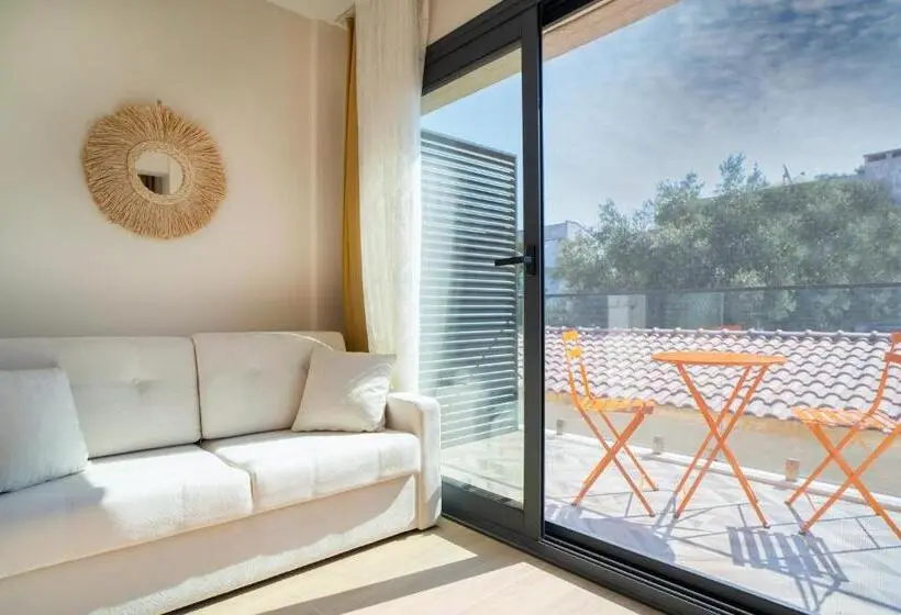 اتاق استاندارد چهارنفره با بالکن, Bellezza Hotel Alaçatı