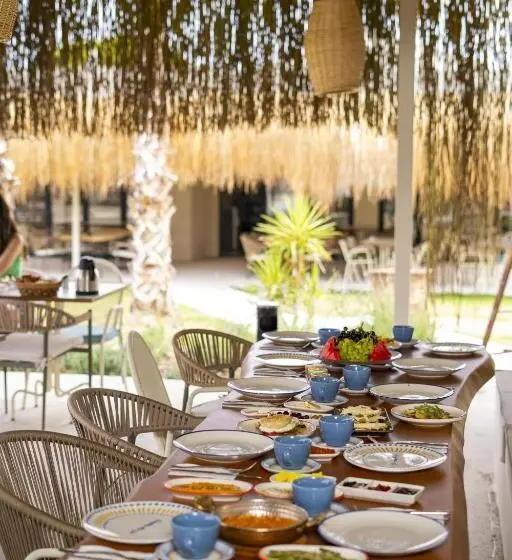 اتاق استاندارد چهارنفره با بالکن, Bellezza Hotel Alaçatı