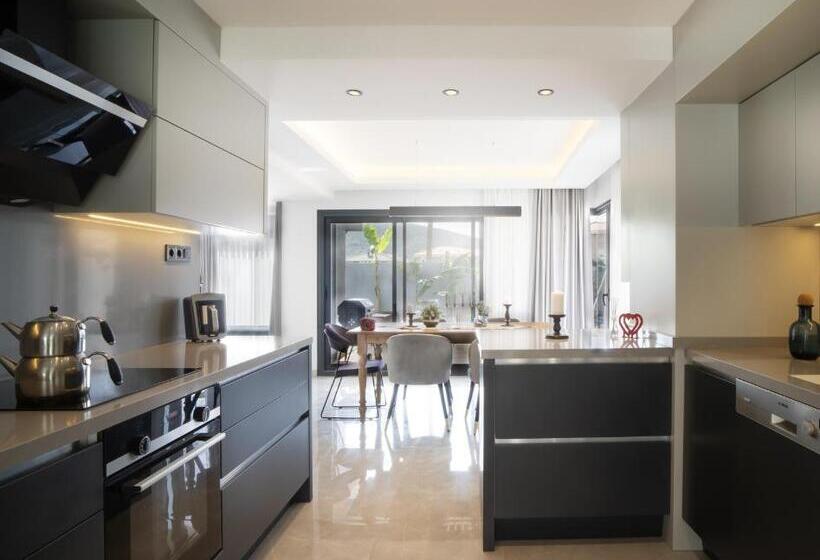 ویلای یک اتاق خوابه با استخر شنا, Bellezza Hotel Alaçatı