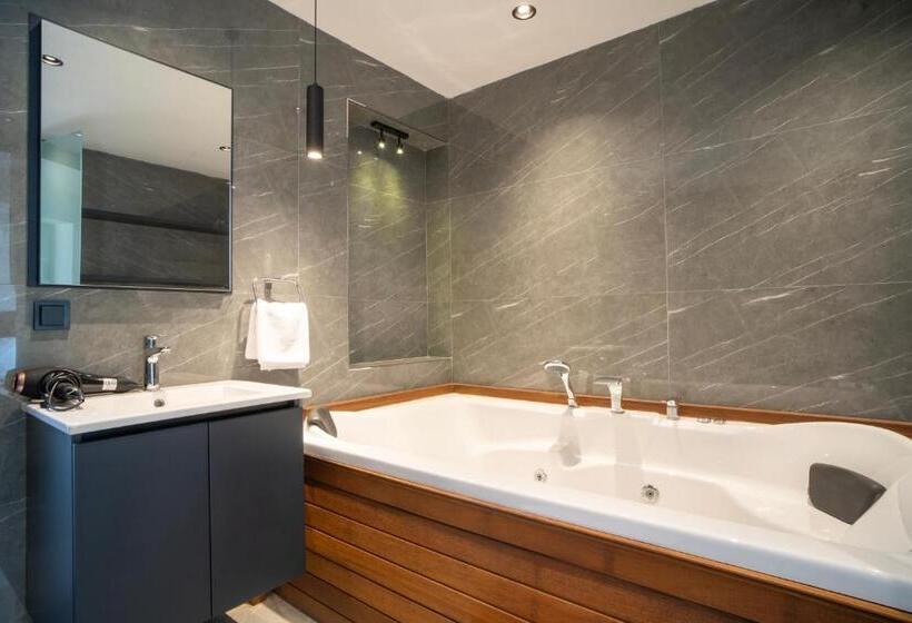 ویلای یک اتاق خوابه با استخر شنا, Bellezza Hotel Alaçatı