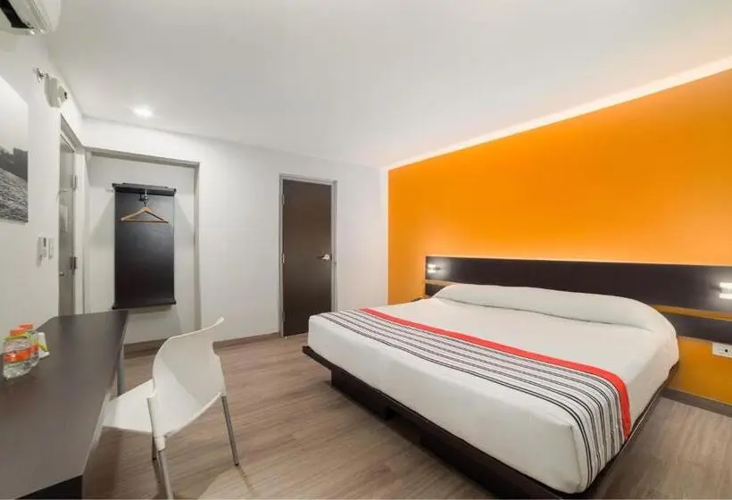 キングサイズベッドのスタンダードルーム, City Express Junior By Marriott Ciudad De México Sullivan