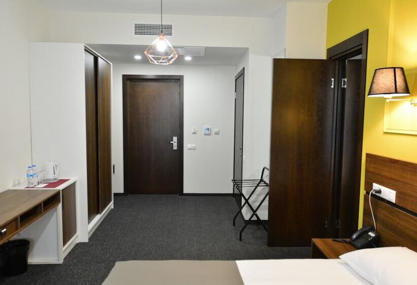 اتاق استاندارد برای معلولان, Garnet Tbilisi