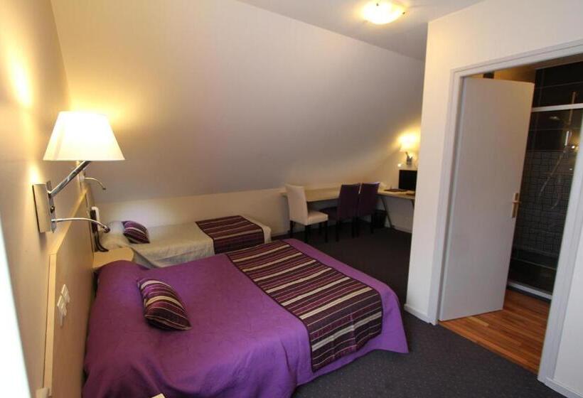 标准三人间, Hôtel Restaurant Le Sire De Joux