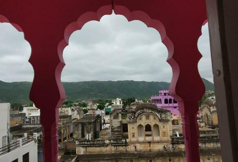 高级大房间, Paramount Palace