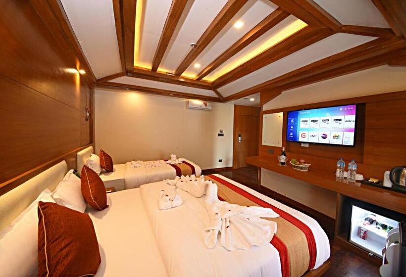 اتاق لوکس, Thamel Park