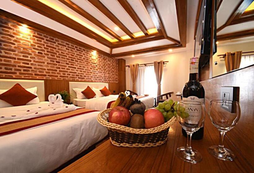 اتاق سوپریور خانوادگی, Thamel Park