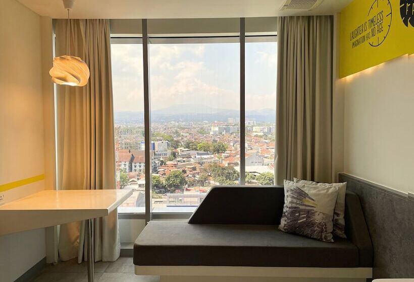 Standardrum, Yello Hotel Paskal Bandung