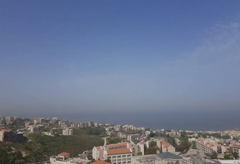 سوئیت سینیور, Maximus Hotel Byblos