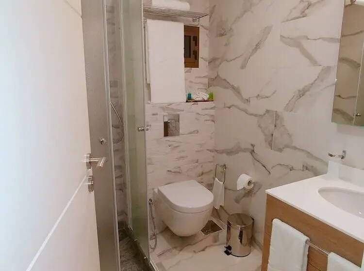 سوئیت سینیور, Maximus Hotel Byblos