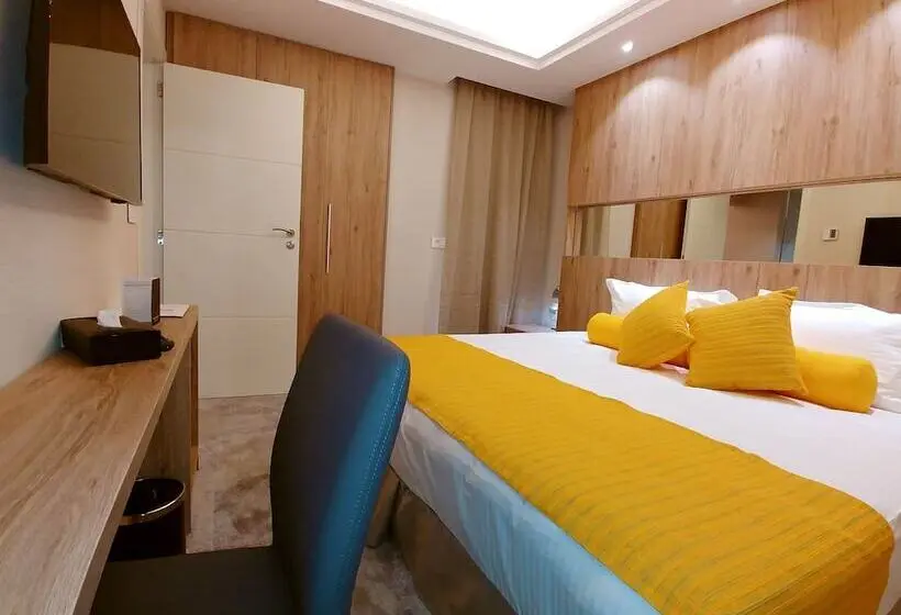 سوئیت سینیور, Maximus Hotel Byblos