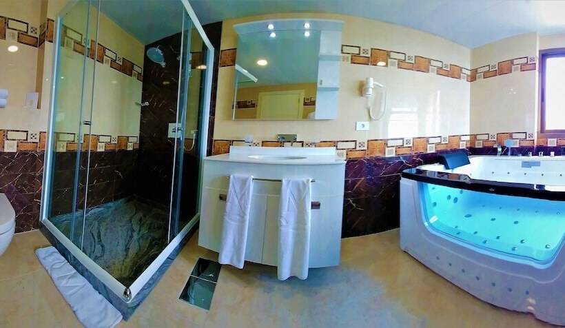 سوئیت پرزیدنت, Maximus Hotel Byblos