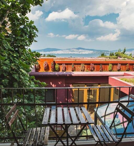 オーシャンビュースタンダードルームバルコニー付き, L'isola Guesthouse
