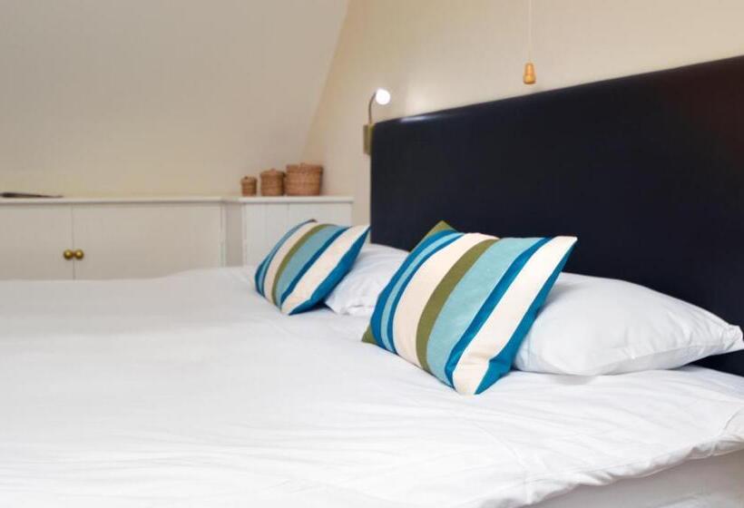 スタンダードトリプルルーム, Volunteer Inn