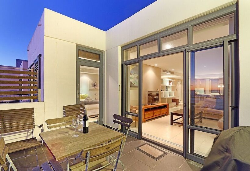 דירת שני חדרים, Eden On The Bay 250