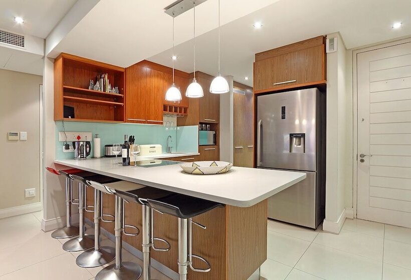 דירת שני חדרים, Eden On The Bay 250