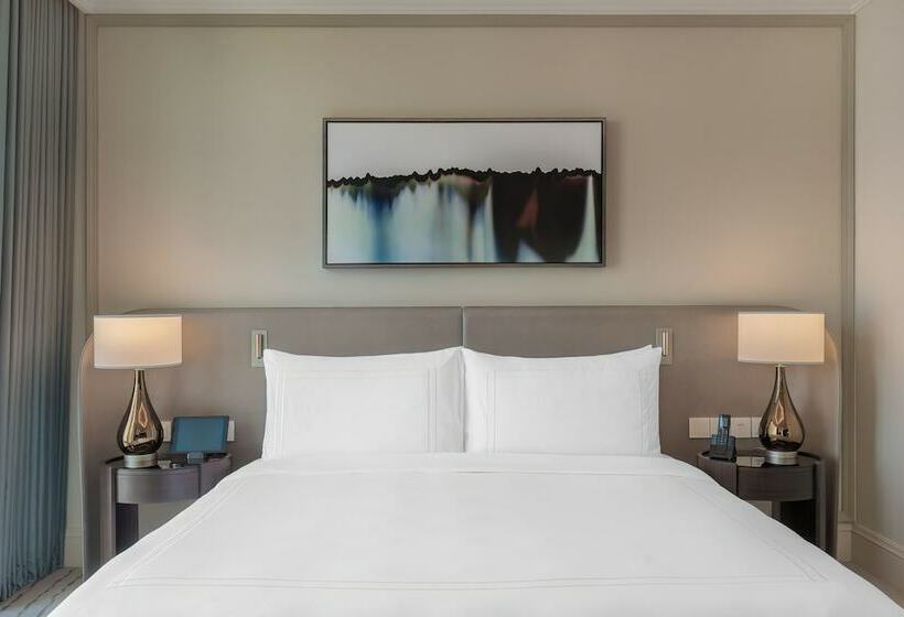 Номер Deluxe, Address Dubai Mall