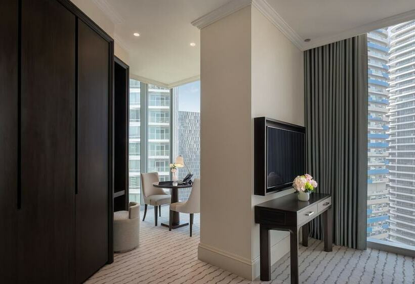 带观景的豪华间, Address Dubai Mall