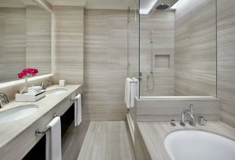 اتاق لوکس با چشم‌انداز, Address Dubai Mall