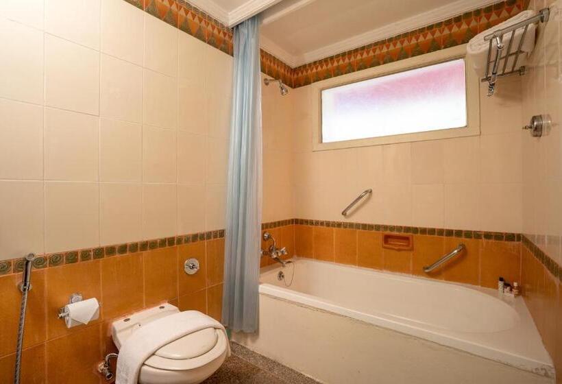 غرفة ديلوكس, Coconut Grove Beach Resort