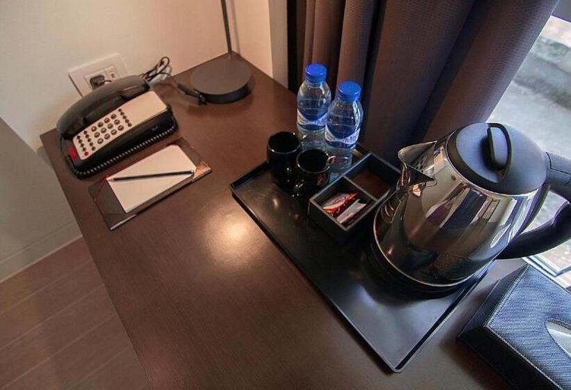 اتاق استاندارد, Lucky Chinatown