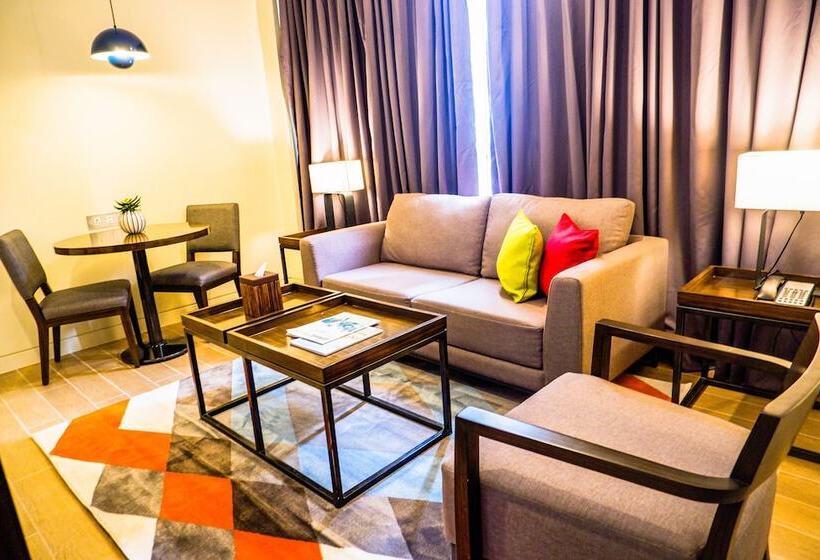 اتاق استاندارد, Lucky Chinatown