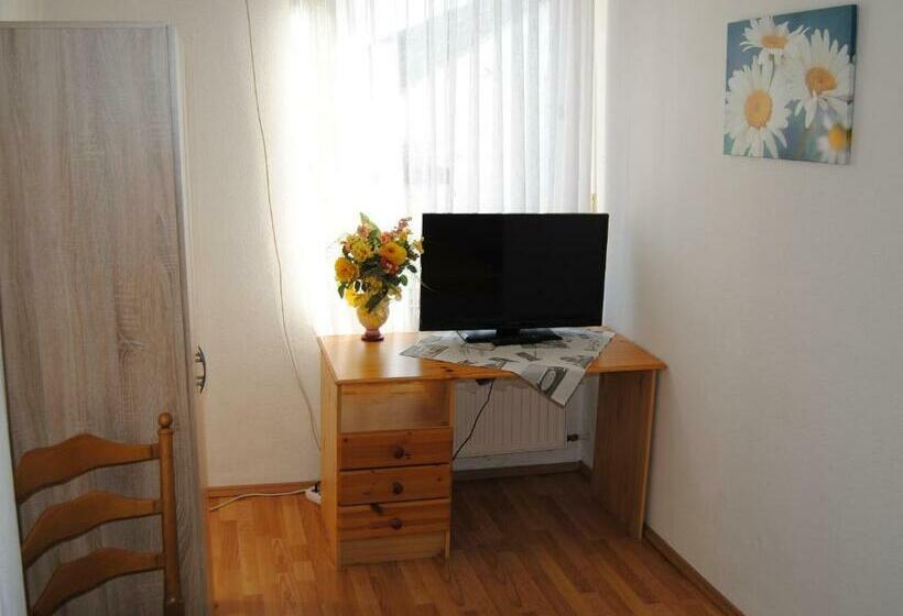 스탠다드 룸, Alt Weeze