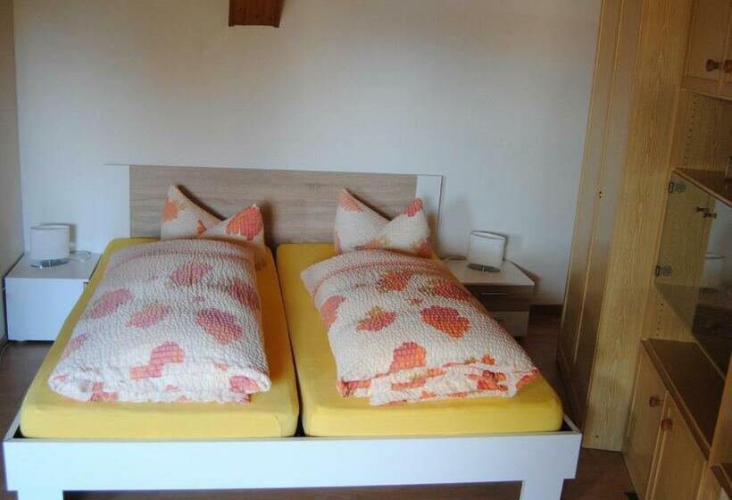 스탠다드 트리플 룸, Alt Weeze