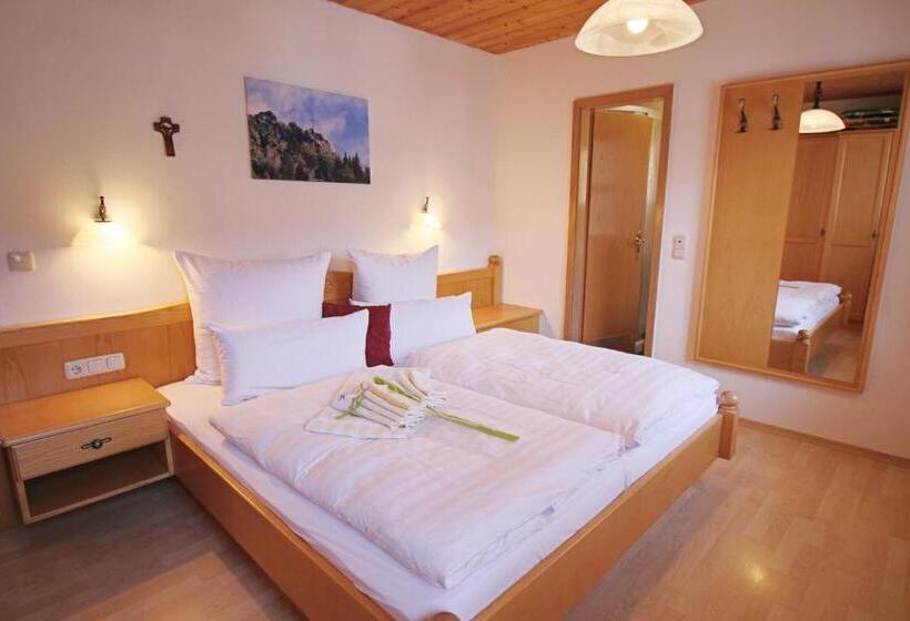 Апартаменты 2 Спальни, Haus Vierjahreszeiten