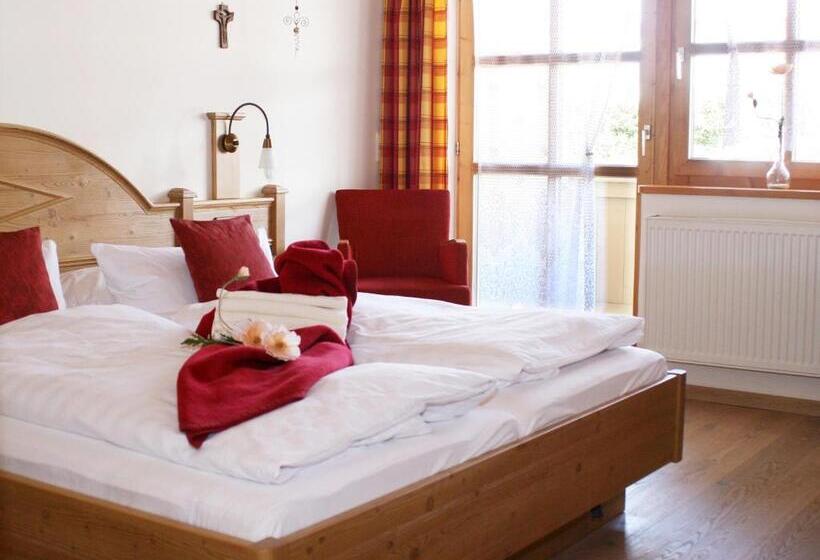 Номер Стандарт с Балконом, Haus Vierjahreszeiten